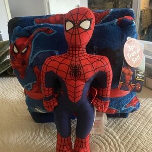 Marvel Spider-Man Plush and Blanket Set -